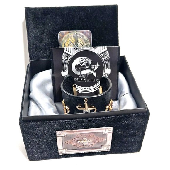 14-18 KT Yellow Gold Bangle Cuff Bracelet Studded Grained Leather - Picture 5 of 12